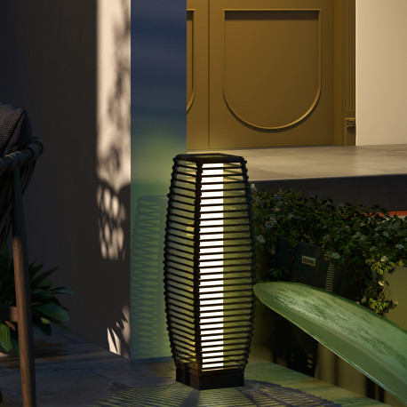 Outsunny Rattan Solar Floor Lamp, 68cm Tall Outdoor Garden Lantern Pathway Light & Decorative Lighting with Auto On/Off LED Ligh