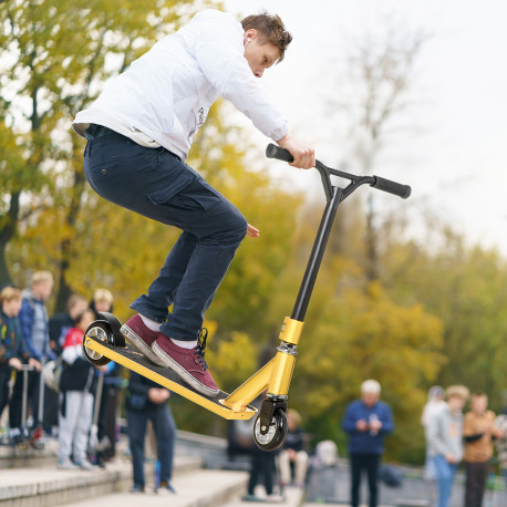 Stunt Scooter, 360° Entry Level Tricks Scooter w/ Lightweight Aluminium Deck and ABEC 7 Bearing, For Age 14+ Beginners, Gold Ton